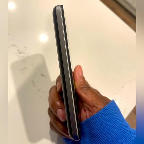 TracFone wireless, android black and silver - Picture 3 of 11